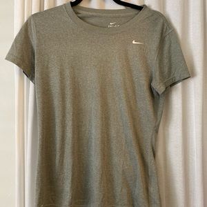 Nike dri-fit shirt size M